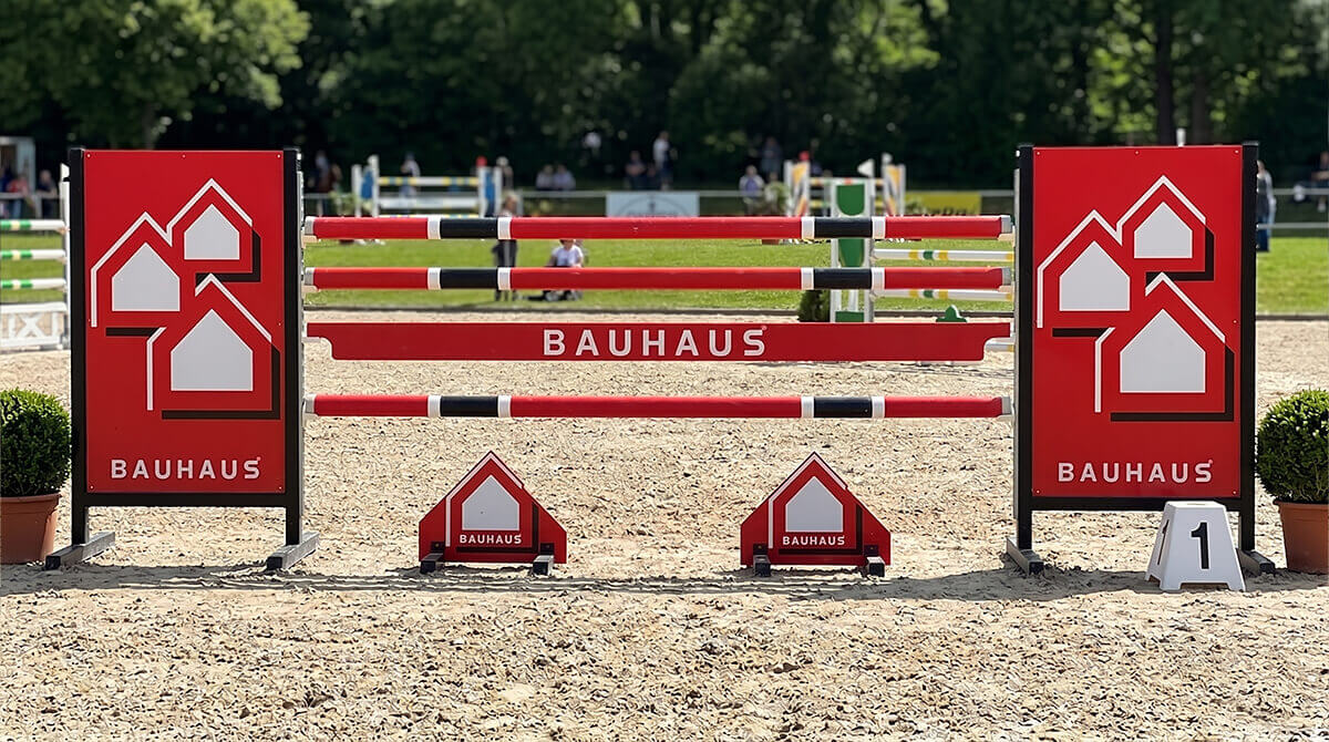 FAIRJUMP.eu Individuelle Werbeständer für den Pferdesport