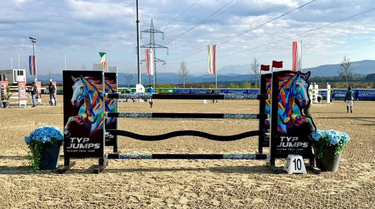FAIRJUMP.eu Individuelle Werbeständer für den Pferdesport