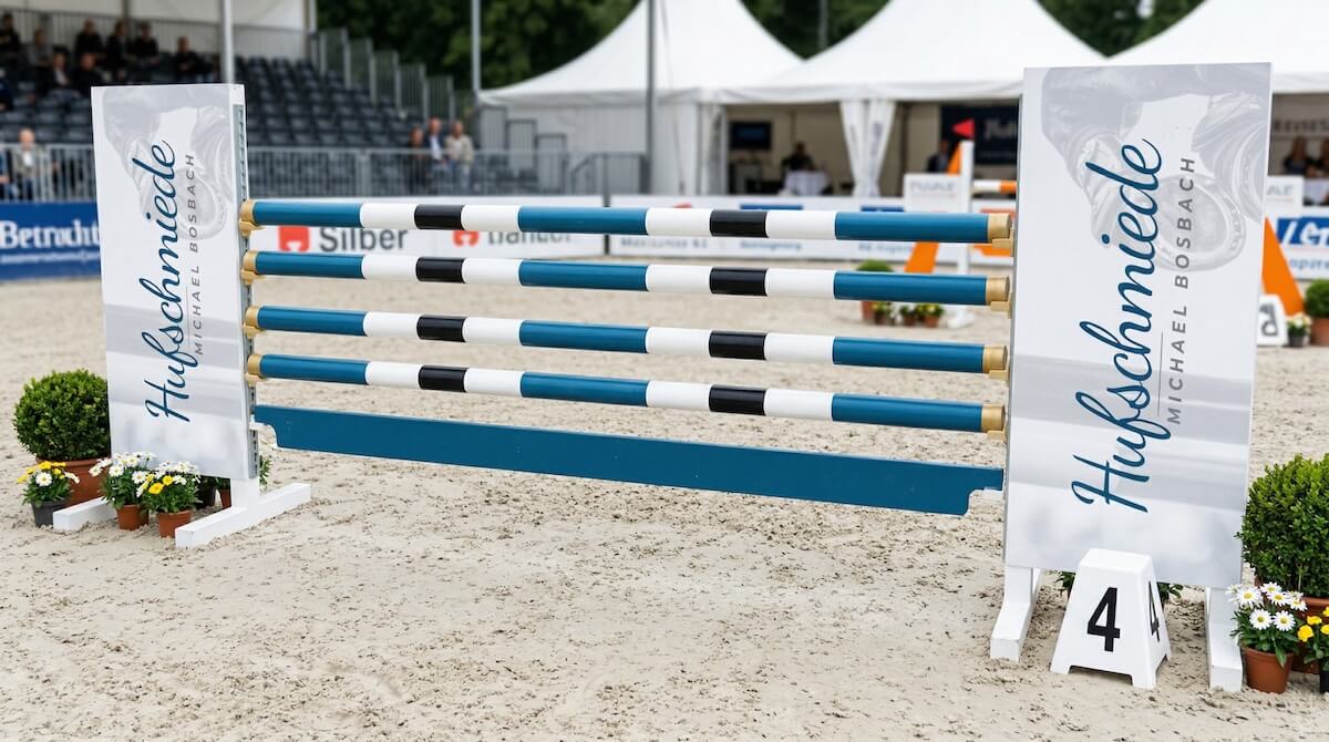 FAIRJUMP.eu Individuelle Werbeständer für den Pferdesport